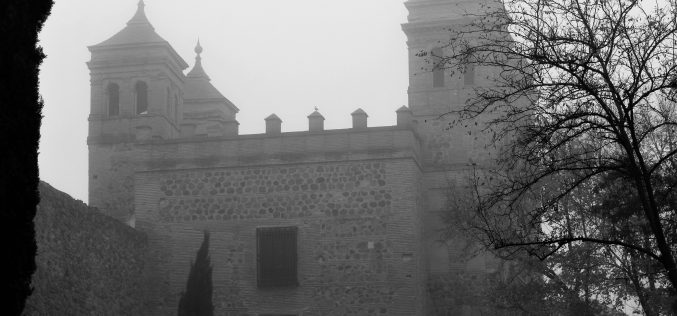 Niebla sobre la Puerta del Cambron.